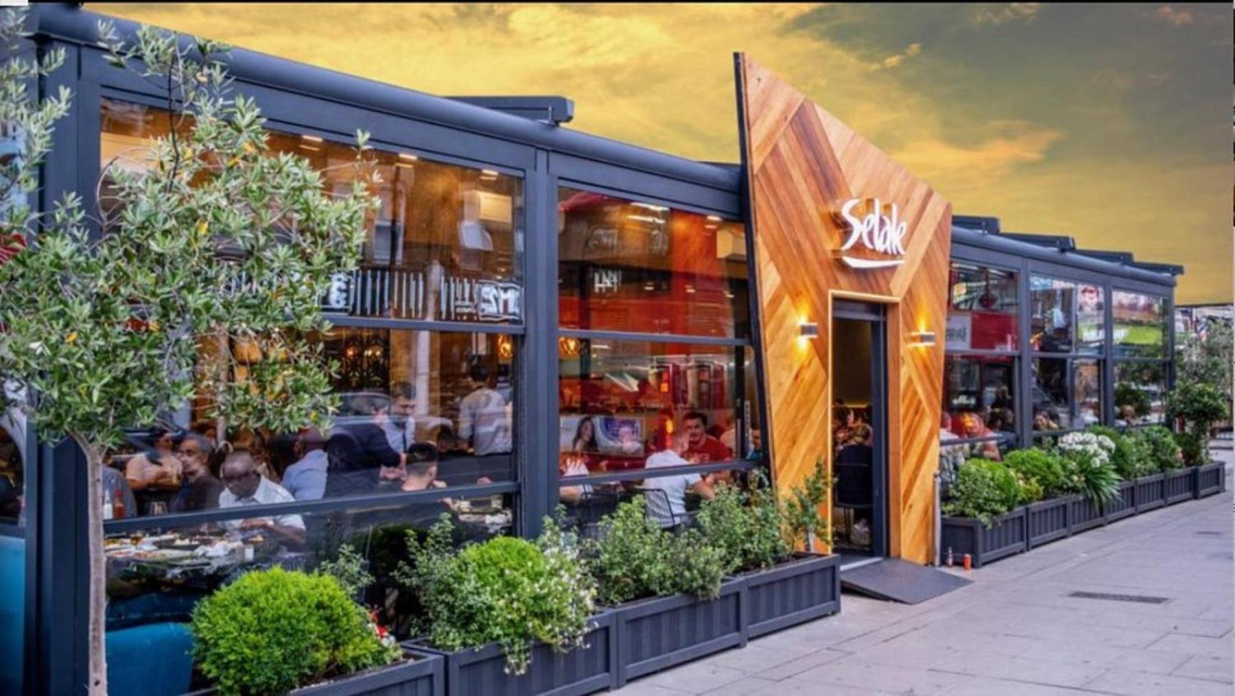 Unwind In Style 2Br With Cozy Backyard For Groups Daire Londra Dış mekan fotoğraf